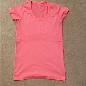 LULULEMON SWIFTLY TECH TEE IN NEON PINK ✨✨